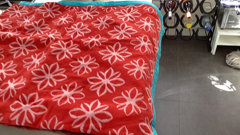 Mooie plaid rood nieuw, Ophalen of Verzenden, Nieuw