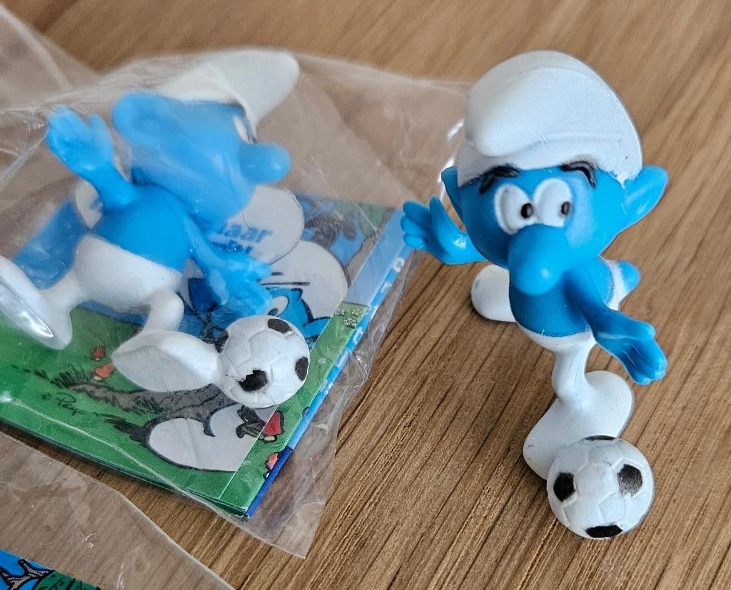 Voetbalsmurf uitgave AH (2 x) & meer poppetjes en figuurtjes, Verzamelen, Supermarktacties, Albert Heijn, Ophalen of Verzenden