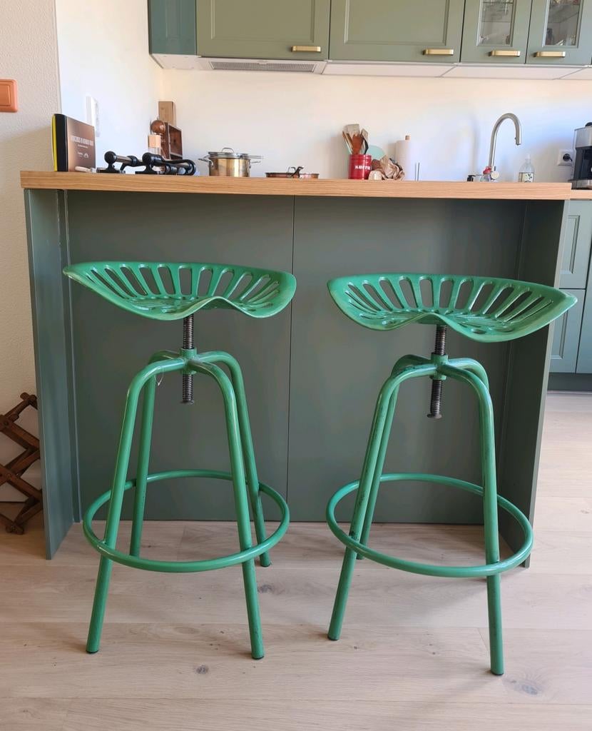 Esschert Design barkrukken met tractorzitting - mintgroen, Huis en Inrichting, Ophalen, 60 tot 90 cm, Zo goed als nieuw, 2 krukken