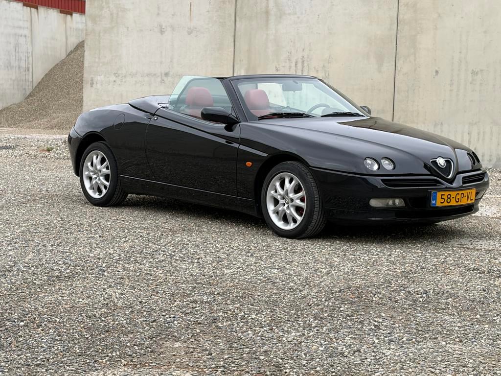 Alfa Romeo Spider 2.0 Twin Spark 16V 2001 Zwart, Auto's, Alfa Romeo, Voorwielaandrijving, 1345 kg, Cabriolet, Spider