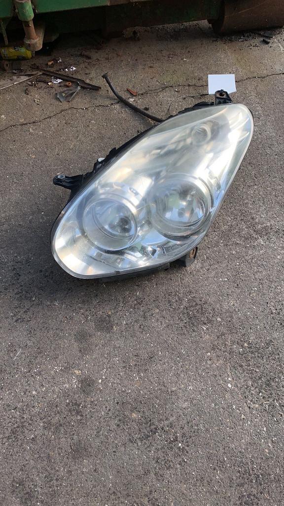Linker koplamp Fiat doblo bouwjaar 2011., Gebruikt, -, -, Ophalen of Verzenden