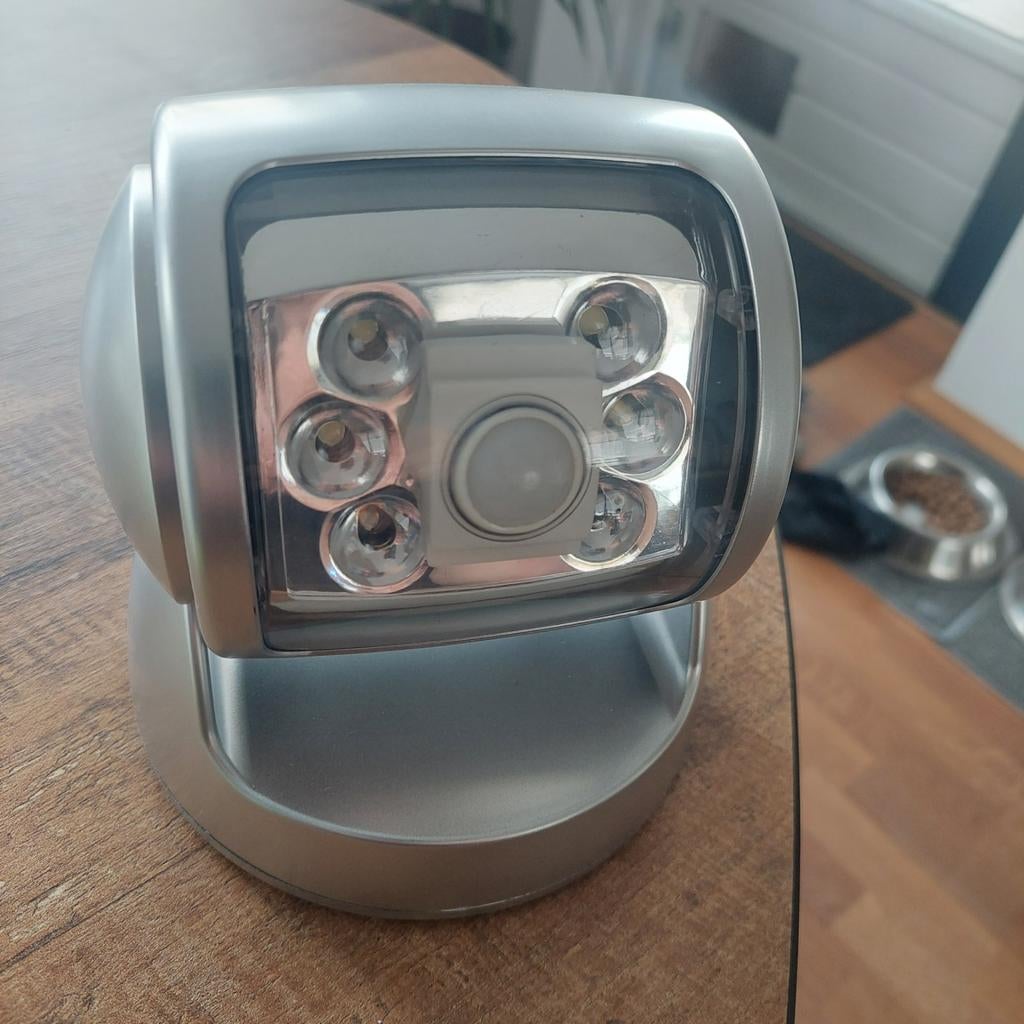 Buitenlamp met bewegingssensor en LED, Tuin en Terras, Kunststof, Gebruikt, Led, Minder dan 50 watt