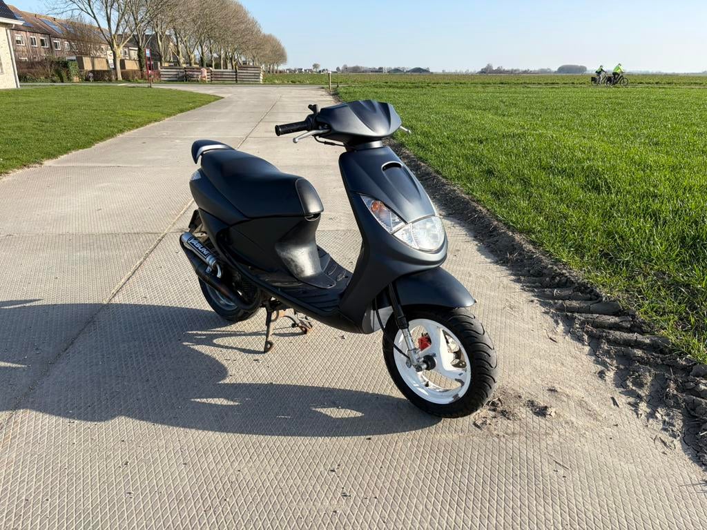 Peugeot vivacity 70cc, Fietsen en Brommers, Scooters | Peugeot, Ophalen, Zo goed als nieuw, Tweetakt, Vivacity