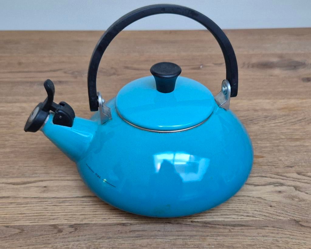 Le Creuset fluitketel 1.5L - Turquoise, Blauw, Ophalen of Verzenden, Zo goed als nieuw, Metaal