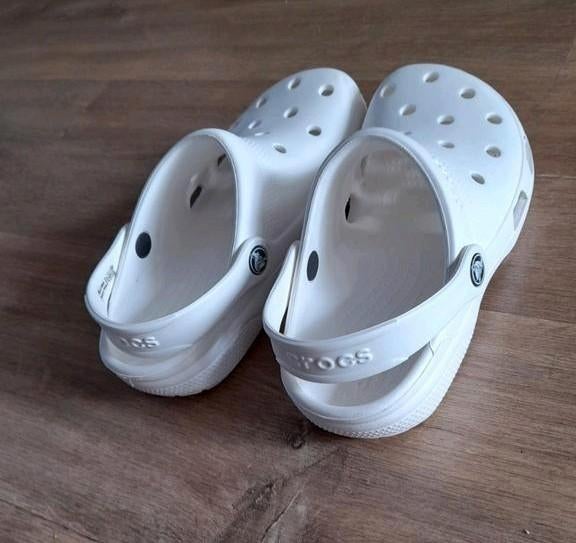 Witte Crocs, bijna NIEUW, maat W4 (36/37), Wit, Ophalen of Verzenden, Zo goed als nieuw, CROCS