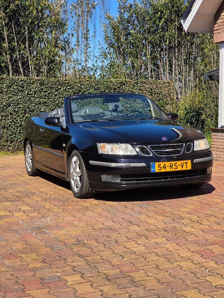 Saab 9-3 1.8 T 110KW Cabrio AUT 2005 Zwart, Auto's, 1998 cc, Zwart, 4 cilinders, Cabriolet