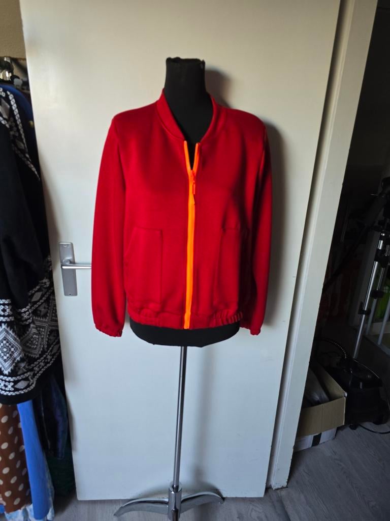 Dames bomber vest nieuw, Kleding | Dames, Ophalen of Verzenden, Zo goed als nieuw, Maat 36 (S), Rood