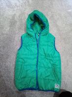 Groene bodywarmer met capuchon - Maat 146/152, Ophalen, Zo goed als nieuw, Jongen of Meisje, Jas