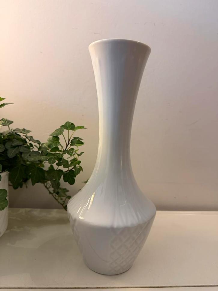 Wit porseleinen vaas Bareuther, Antiek en Kunst, Antiek | Vazen, Ophalen of Verzenden