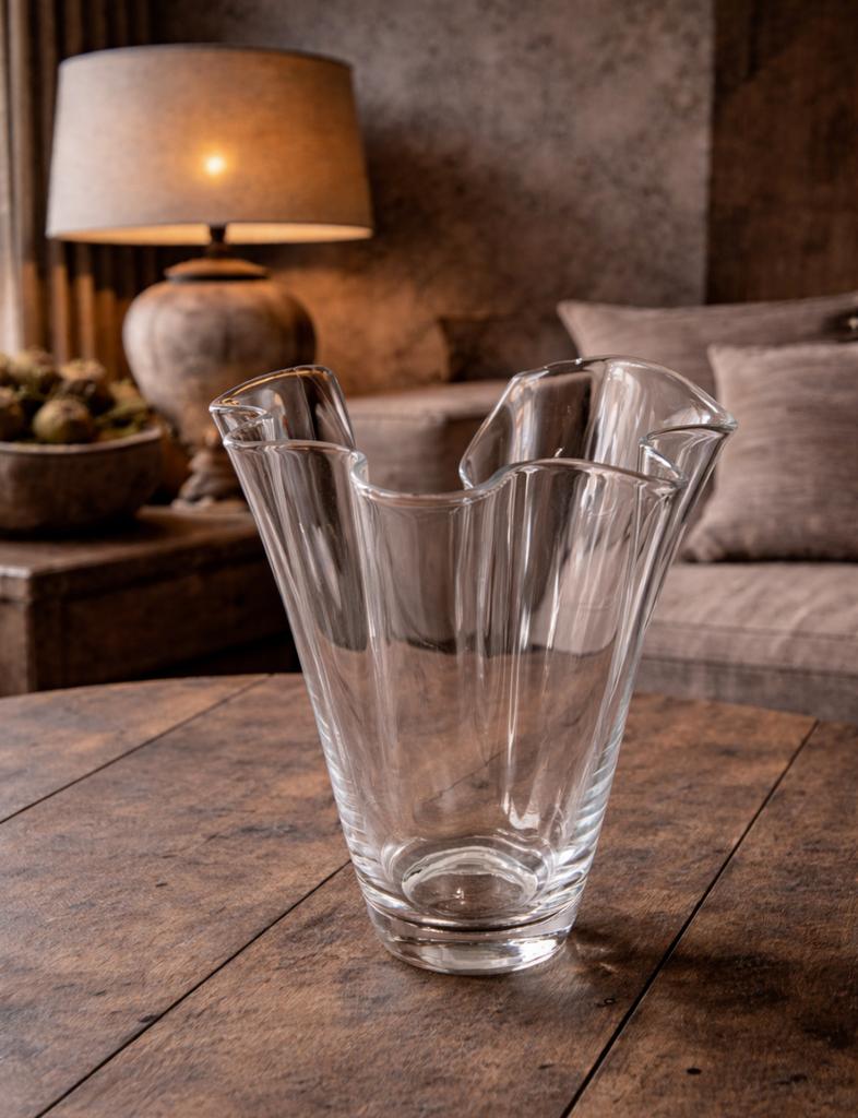 Vintage Glazen vaas met golvende rand zakdoek vaas, Antiek en Kunst, Antiek | Glas en Kristal, Ophalen of Verzenden