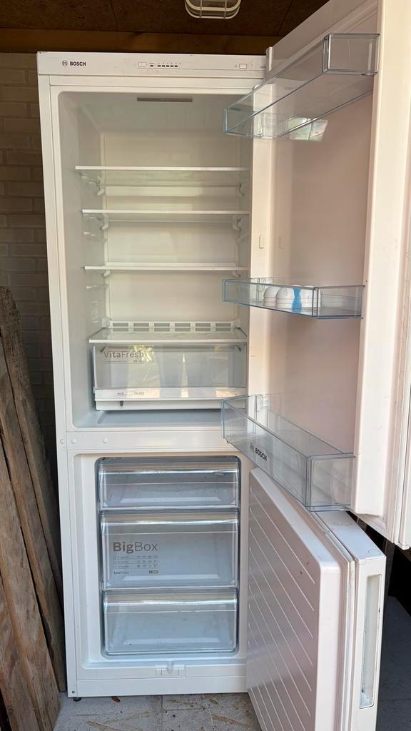 Bosch Koel-vriescombinatie - Ruim en Energiezuinig, Witgoed en Apparatuur, Koelkasten en IJskasten, Gebruikt, Met aparte vriezer