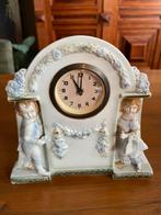 Antiek stenen beeldje met klokje - schade, Antiek en Kunst, Ophalen of Verzenden