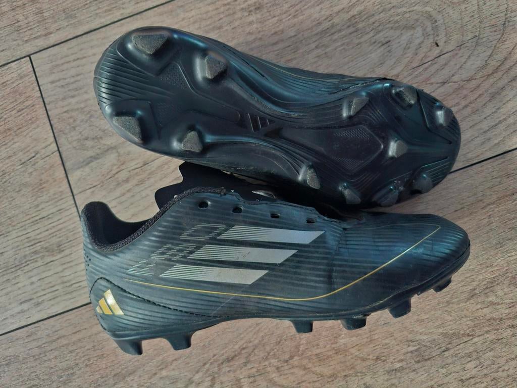 Voetbalschoenen maat 35, Sport en Fitness, Voetbal, Maat XS of kleiner, Ophalen, Gebruikt, Schoenen