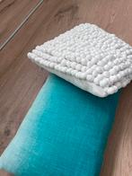 Twee kussens gratis, Ophalen, Zo goed als nieuw, Vierkant