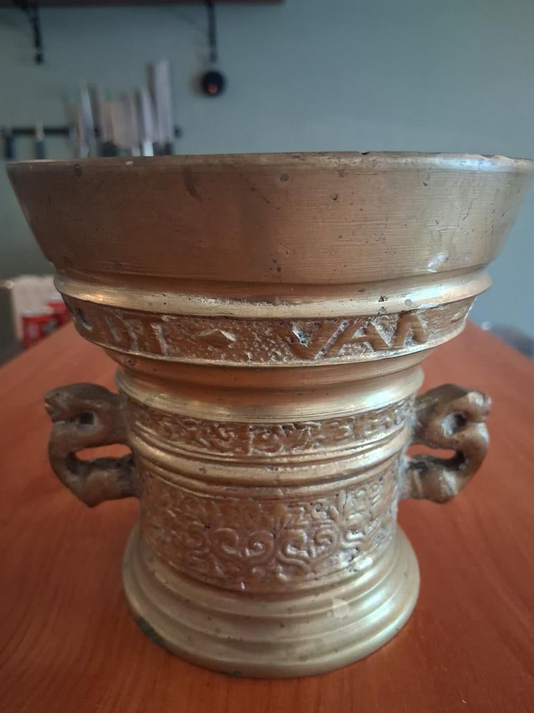 Bronzen vijzel, Antiek en Kunst, Antiek | Koper en Brons, Ophalen of Verzenden, Brons