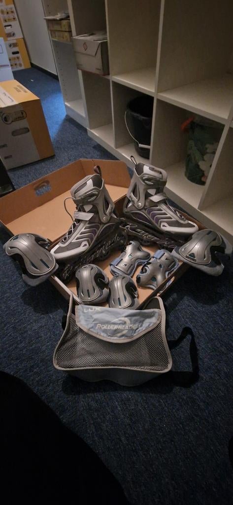 Skates Rollerblade maat 42,5 + complete beschermingsset, Sport en Fitness, Skeelers, Ophalen of Verzenden, Zo goed als nieuw, Dames