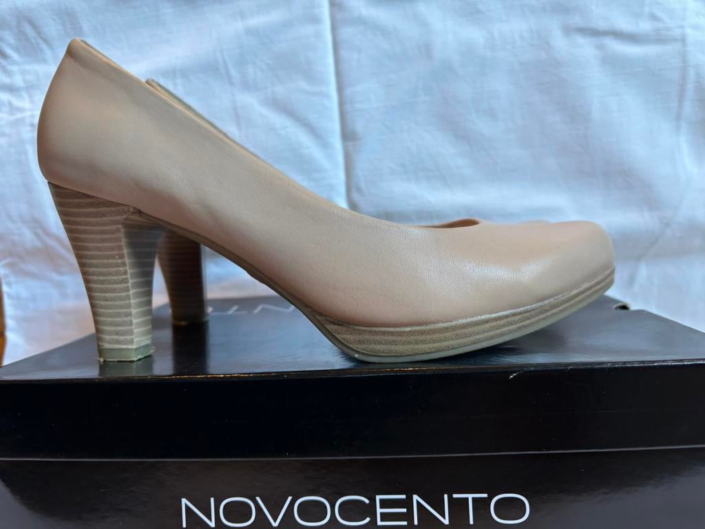 Mooie beige pumps. Maat 39 NIEUW IN DOOS, Pumps, Verzenden, Beige, Nieuw