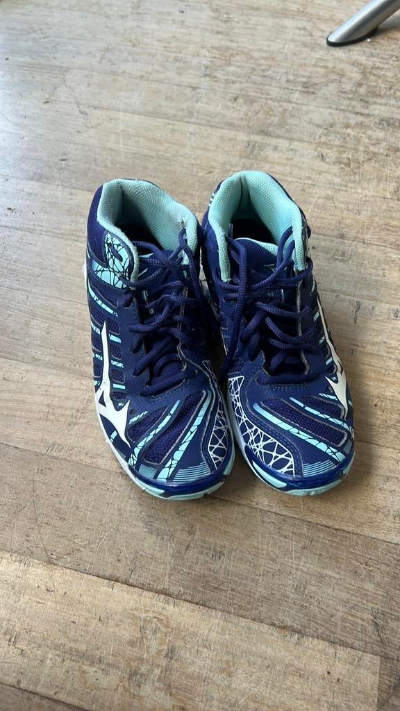 Mizunu korfbal zaalschoenen maat 38, Ophalen of Verzenden, Zo goed als nieuw