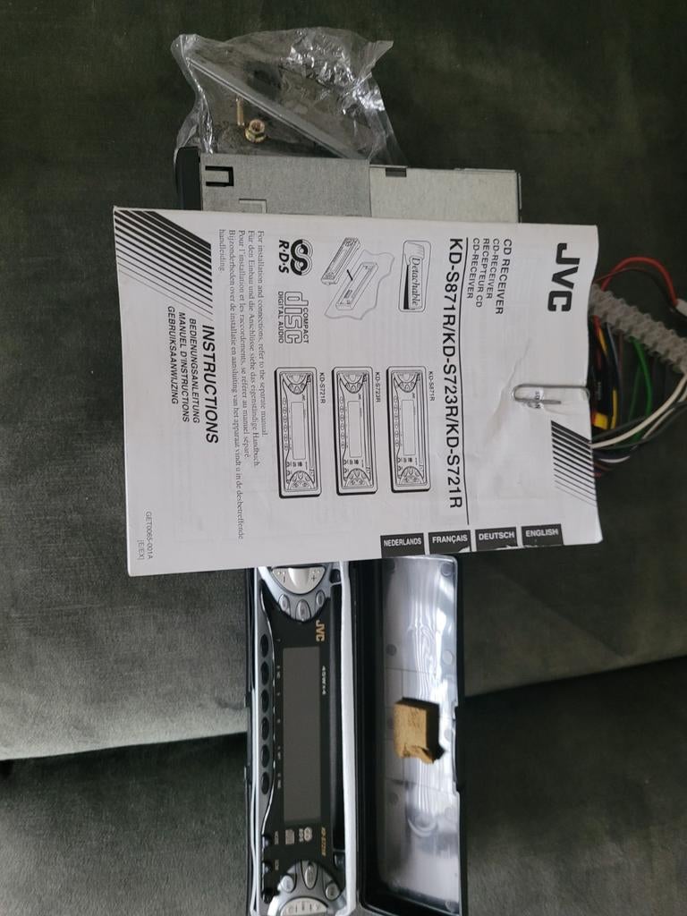 Jvc auto radio met afneembar front., Auto diversen, Ophalen of Verzenden