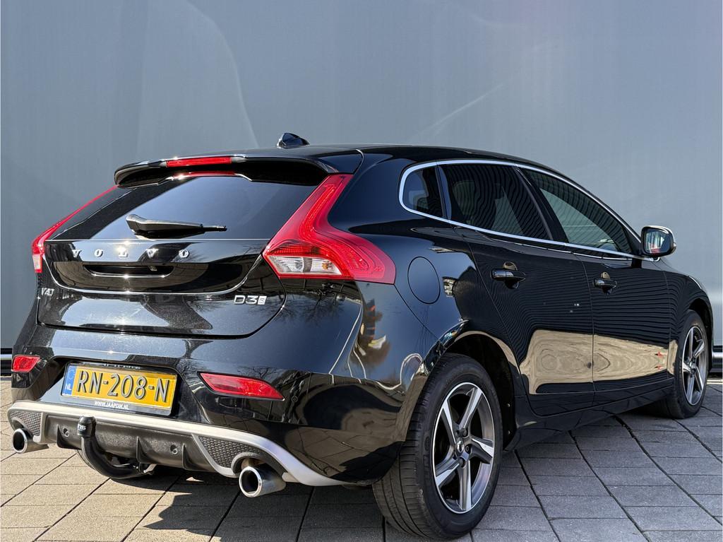 Volvo V40 BWJ 2018 | 2.0 D3 150PK R-DESIGN | TREKHAAK | PANO, Auto's, 28 km/l, Gebruikt, 4 cilinders, 1337 kg