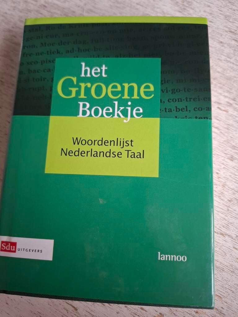 Het Groene Boekje: Woordenlijst Nederlandse Taal, Nederlandse Taalunie, Ophalen of Verzenden, Zo goed als nieuw, Overige uitgevers