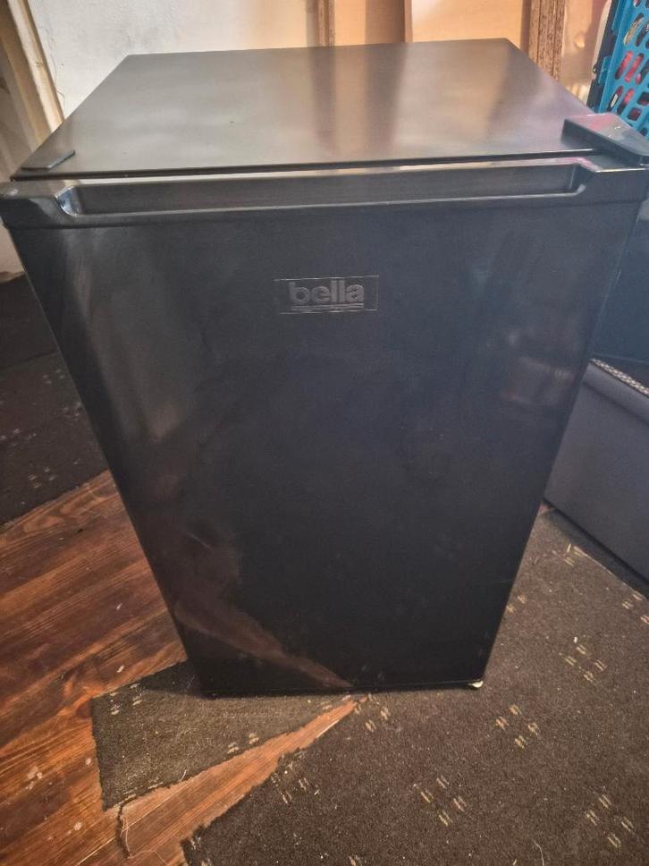 Tafelmodel koelkast Bella, Witgoed en Apparatuur, Koelkasten en IJskasten, Zo goed als nieuw, Zonder vriesvak, 75 tot 100 liter