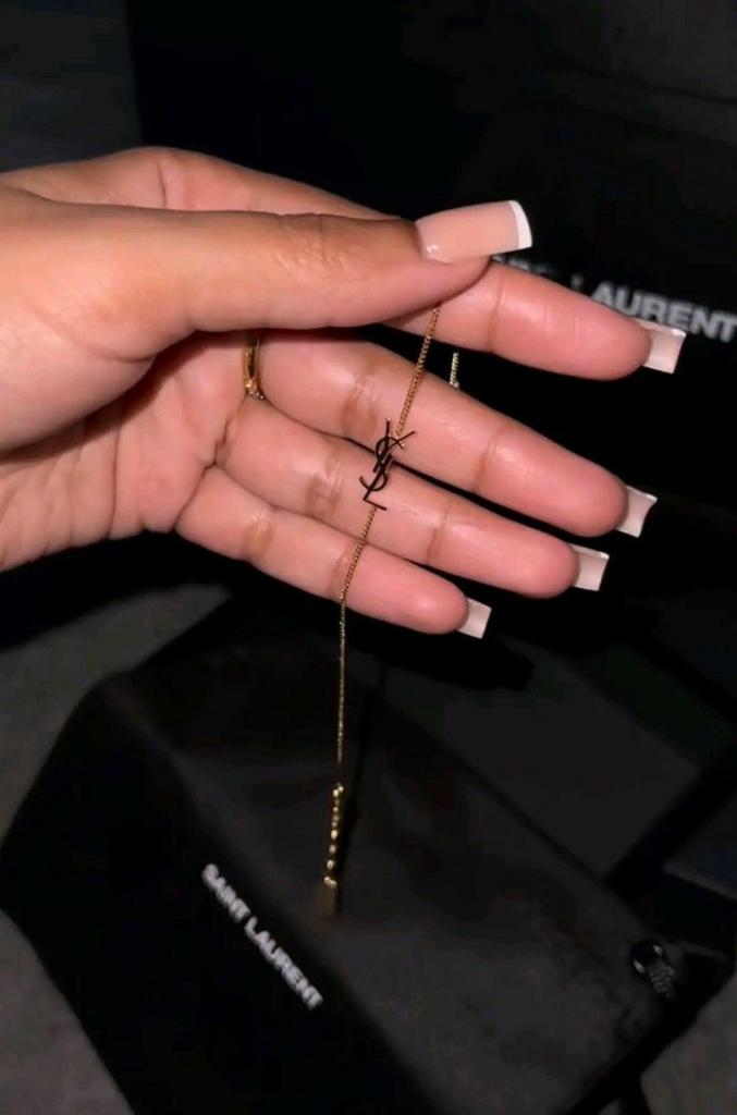 Sieraad Yves Saint Laurent, Sieraden, Tassen en Uiterlijk, Armbanden, Verzenden, Nieuw, Goud, Overige materialen