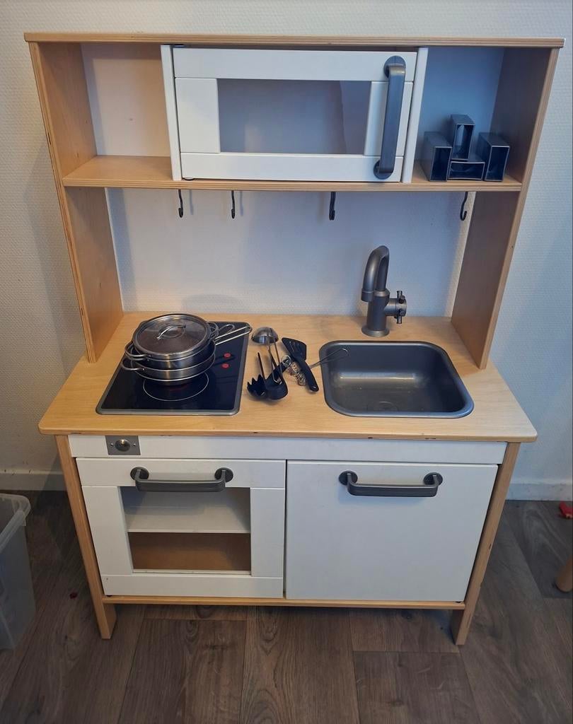 IKEA DUKTIG Speelkeuken inclusief pannen en bestek, Ophalen, Gebruikt, Hout, Speelkeuken