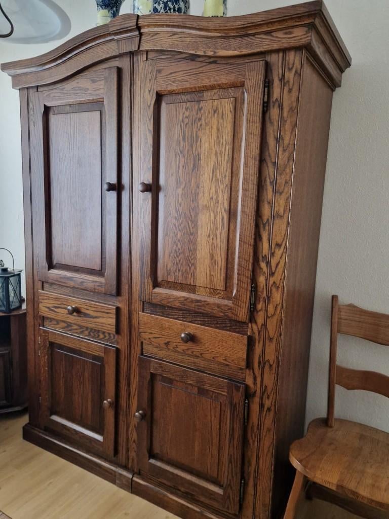 buffetkast, Ophalen, Gebruikt, Met deur(en), Eikenhout