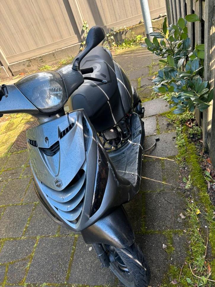 Zip 80cc 2v, Fietsen en Brommers, Scooters | Piaggio, Zo goed als nieuw, Zip, Benzine, Ophalen