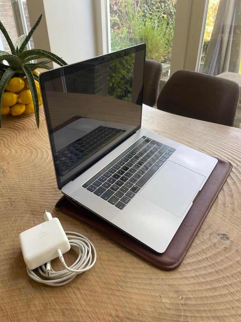 MacBook Pro 15 inch 2019 - i9, 16GB RAM, nette staat, Gebruikt, 2 tot 3 Ghz, 15 inch, Ophalen