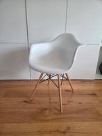 2 Witte Eames DSW Kuipstoelen met Houten Poten, Huis en Inrichting, Stoelen, Gebruikt, Hout, Wit, Modern, Scandinavisch, Design