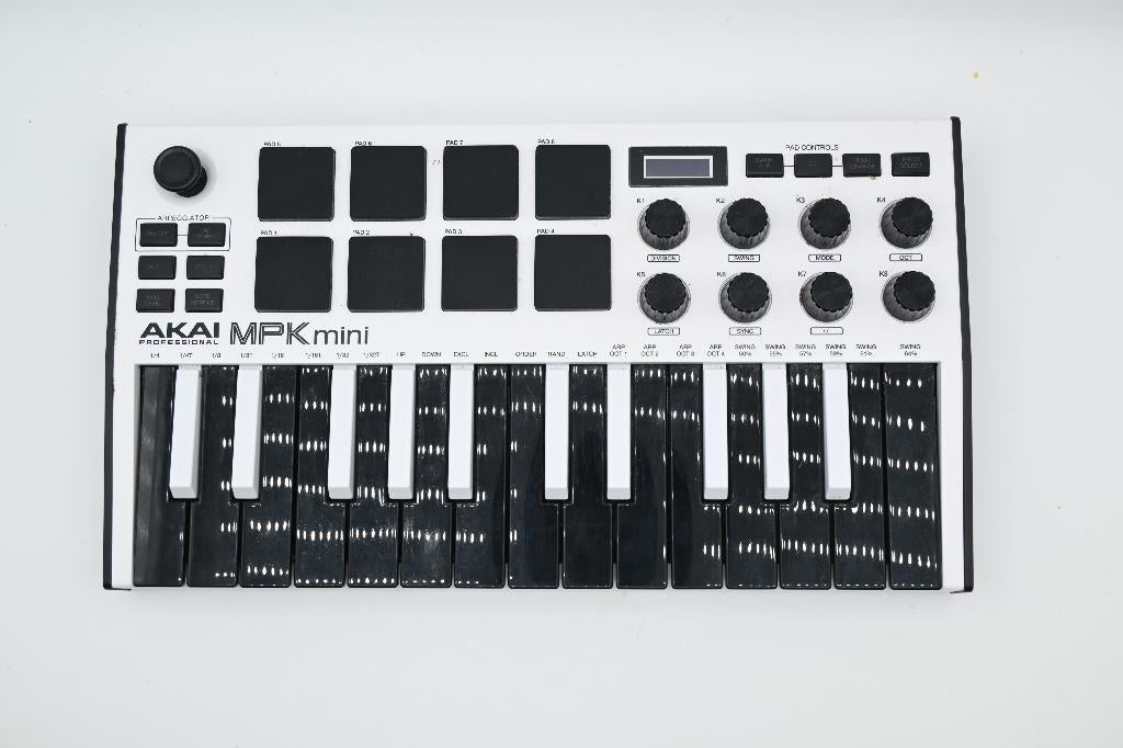 Akai MPK Mini, Muziek en Instrumenten, Midi-apparatuur, Ophalen of Verzenden, Zo goed als nieuw