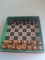 Antiek houten schaakspelletje van hout, Ophalen of Verzenden