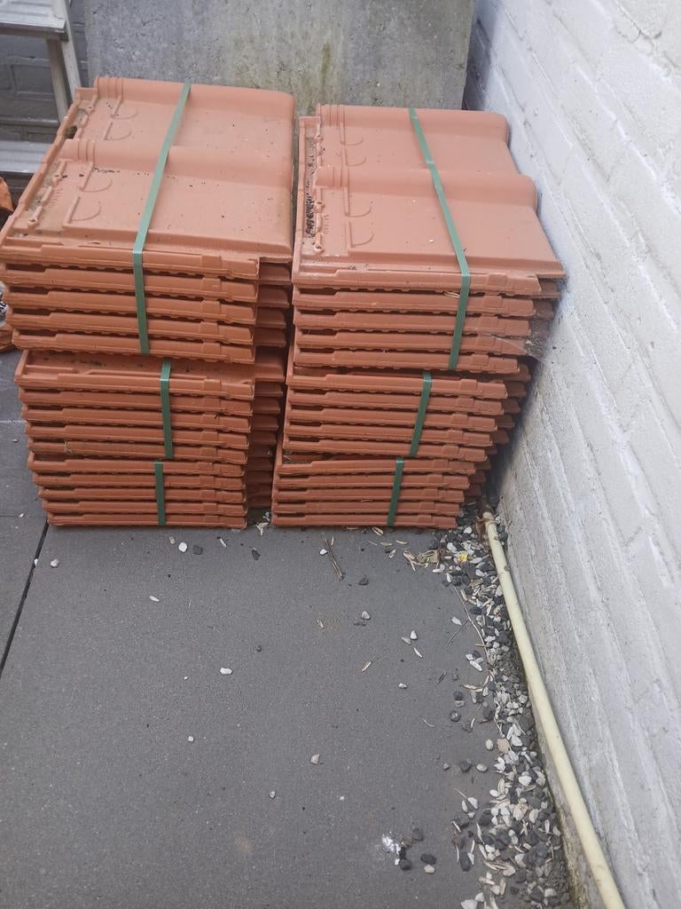 Nieuwe dakpannen, Ophalen, Steen of Klei, Zwart, Nieuw