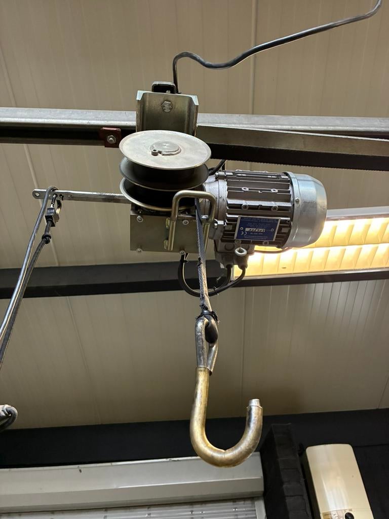 Elektronische heftakel, Doe-het-zelf en Verbouw, Lieren en Takels, Ophalen, Gebruikt, Elektrisch