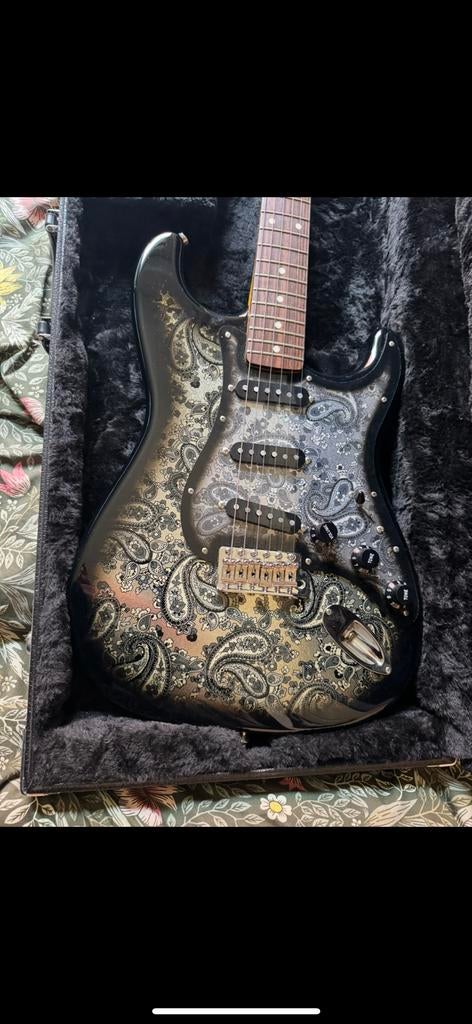 Fender stratocaster black paisley japan, Ophalen, Fender, Zo goed als nieuw, Solid body