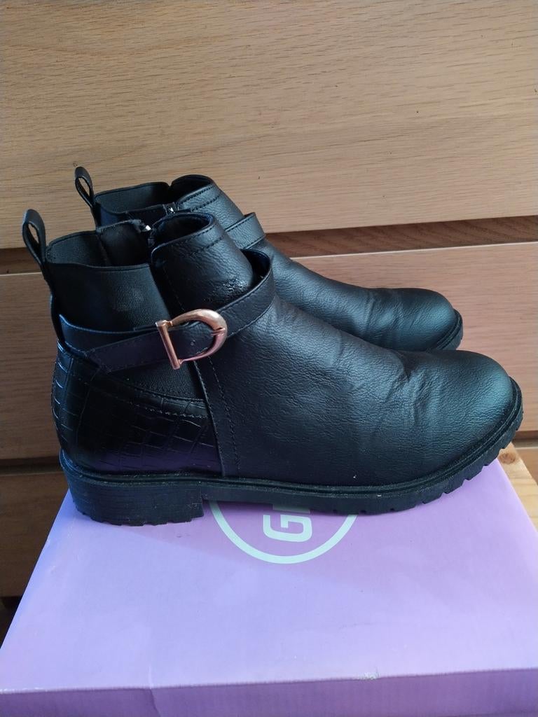 Nieuwe schoenen. Laarsjes. Boots. Zwart. Maat 41., Kleding | Dames, Grote Maten, Ophalen of Verzenden, Nieuw, Zwart