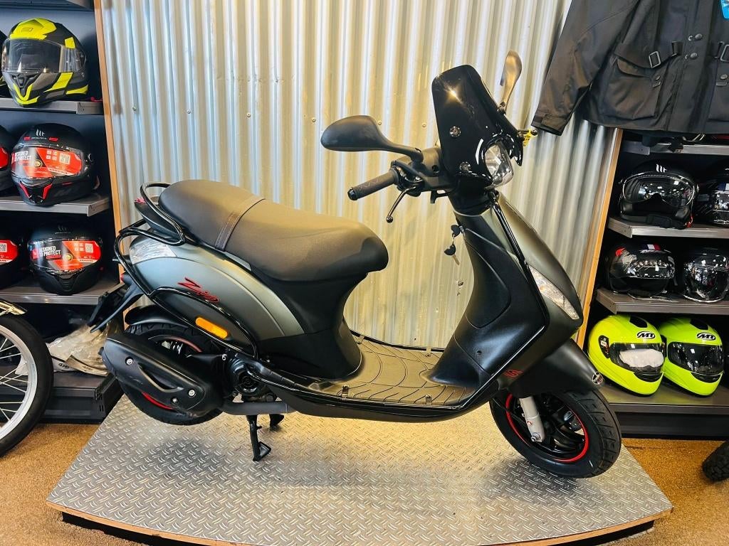 Piaggio Zip 2022 Zeer nette staat, Maximaal 45 km/u, Zip, Ophalen of Verzenden, Zo goed als nieuw