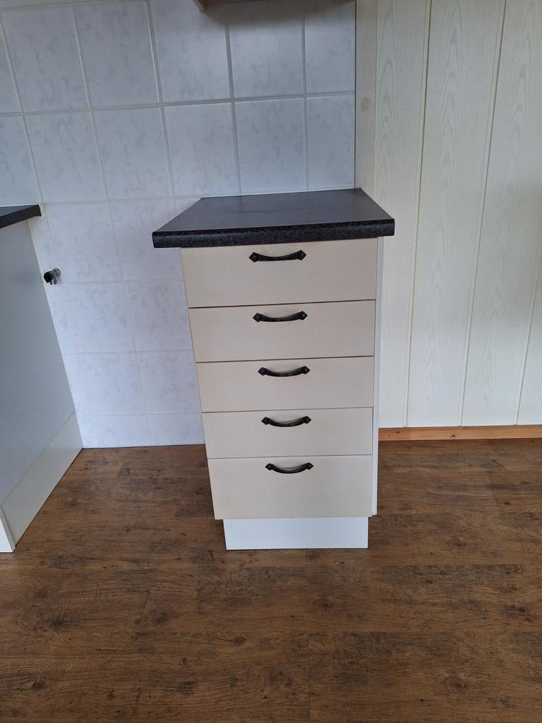 Hoekkeuken uit chalet, reeds gedemonteerd, Ophalen