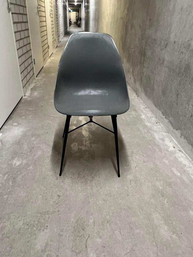 2 Designstoelen alladin (France), Huis en Inrichting, Stoelen, Ophalen, Kunststof, Gebruikt, Twee