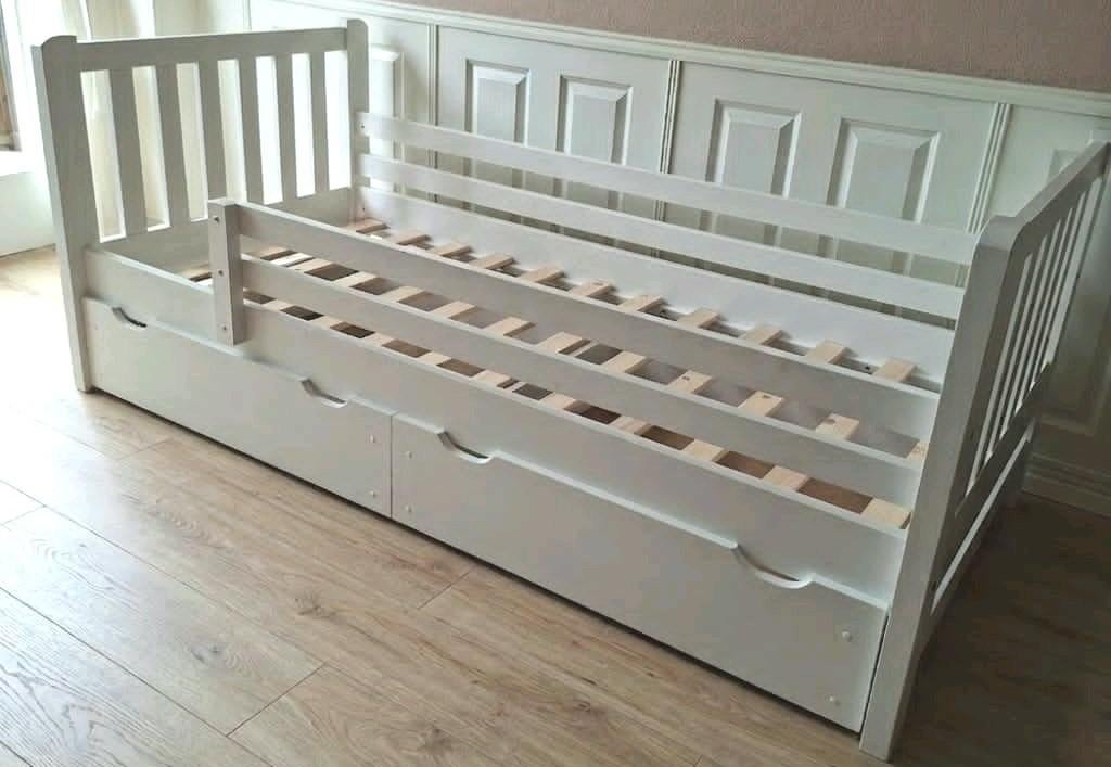 Houten bed 90 x 200 cm met 2 grote lades en lattenbodem, Kinderen en Baby's, Kinderkamer | Bedden, Ophalen, 85 tot 100 cm, Gebruikt