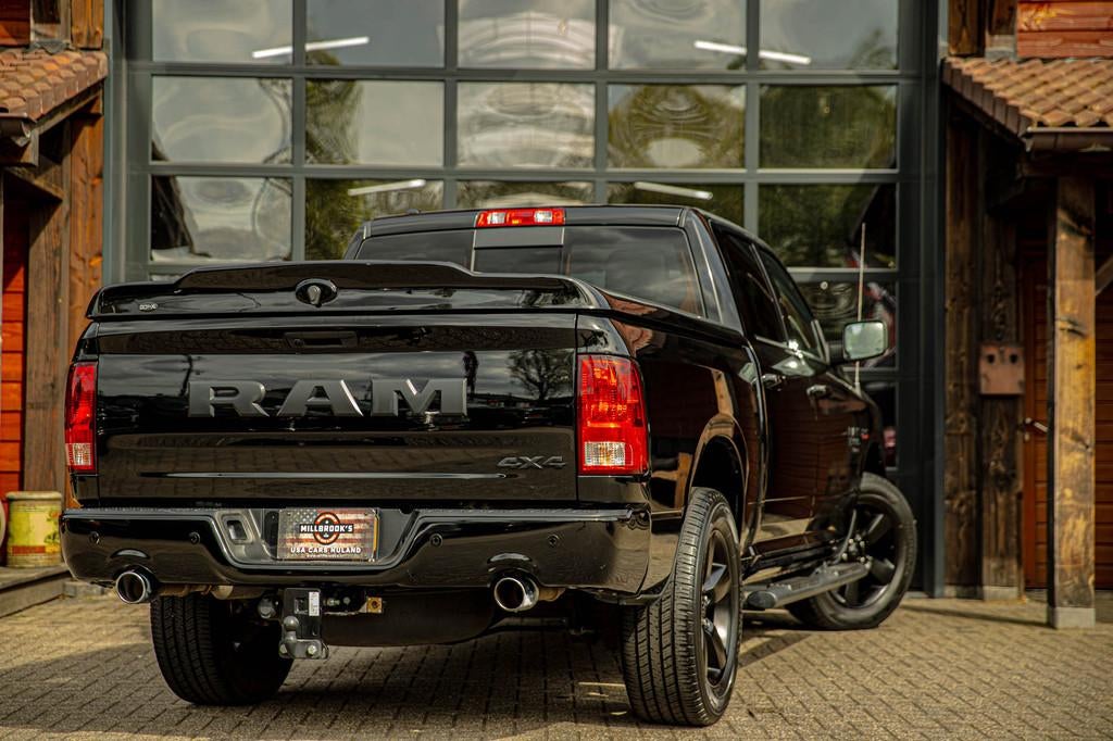 Dodge Ram 1500 5.7 V8 4x4 Crew Cab 5'7 Orgineel Nederlands, Auto's, Automaat, Gebruikt, 5654 cc, 402 pk