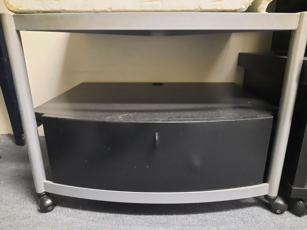 nachtkastje /tv kastje zwart en staal, Huis en Inrichting, Overige houtsoorten, 1 of 2 laden, Minder dan 100 cm, Modern