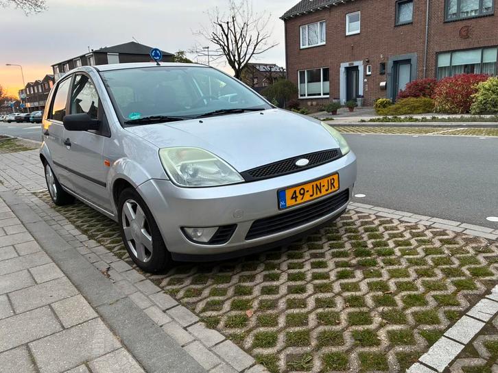 Ford Fiësta 1.4 16V 5DR 2002 Grijs, Auto's, Ford, Particulier, Fiësta, Benzine, C, Hatchback, Handgeschakeld, Origineel Nederlands