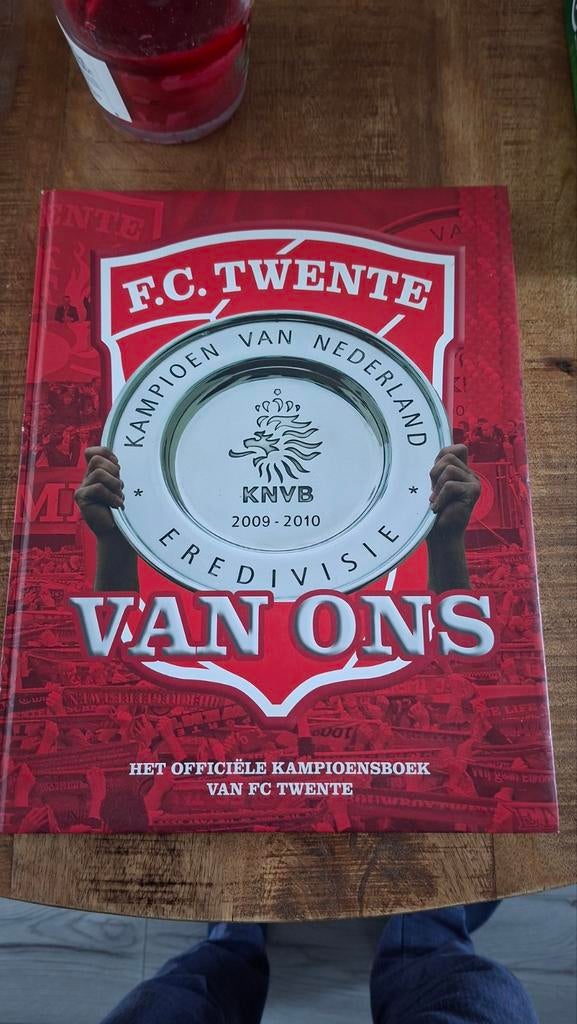 FC Twente Kampioensboek 2009-2010 Eredivisie, Ophalen, Zo goed als nieuw, Onbekend, Overige sporten