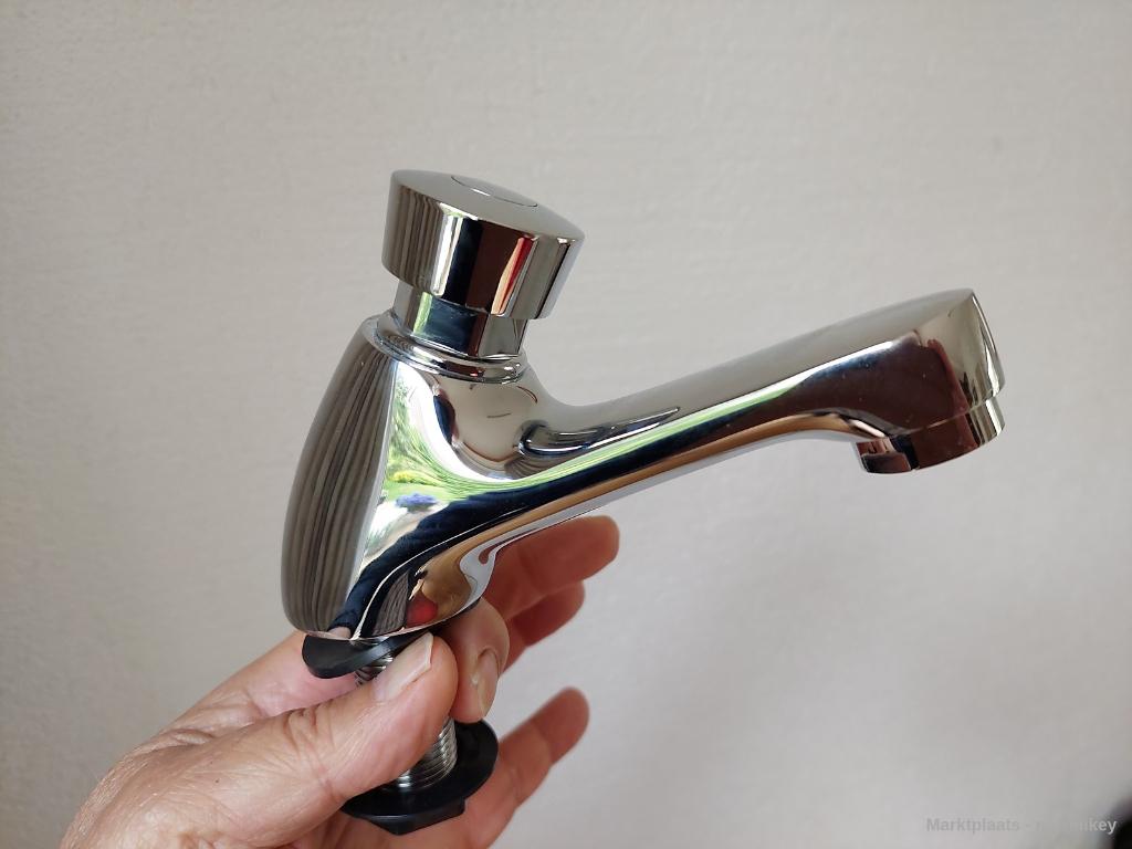 Zelfsluitende kraan voor WC-fonteintje, Ophalen, Nieuw, Chroom, Kraan