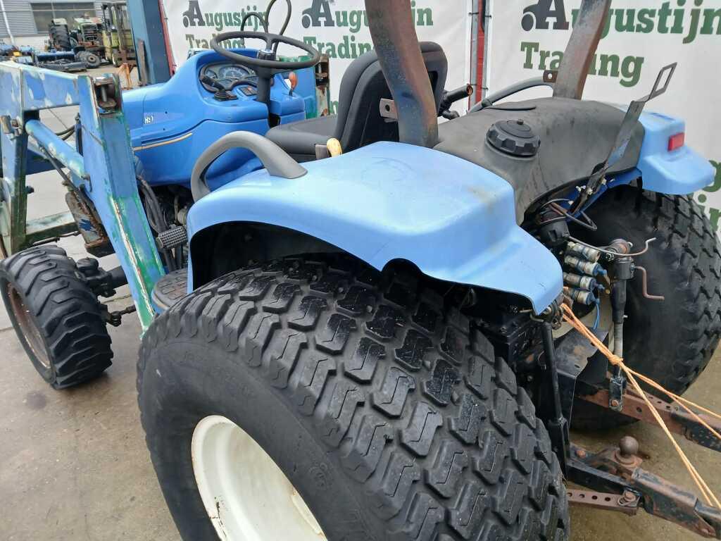 New Holland compacttrekker, Lungo Stura Lazio 19
10156  Turin, IT, Tot 2500, Cnh.italia@pec.cnhind.com, CNH Indust