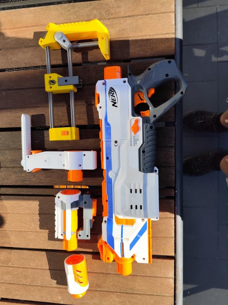 Nerf Regulator vol automatisch geweer met accessoires, Ophalen, Gebruikt
