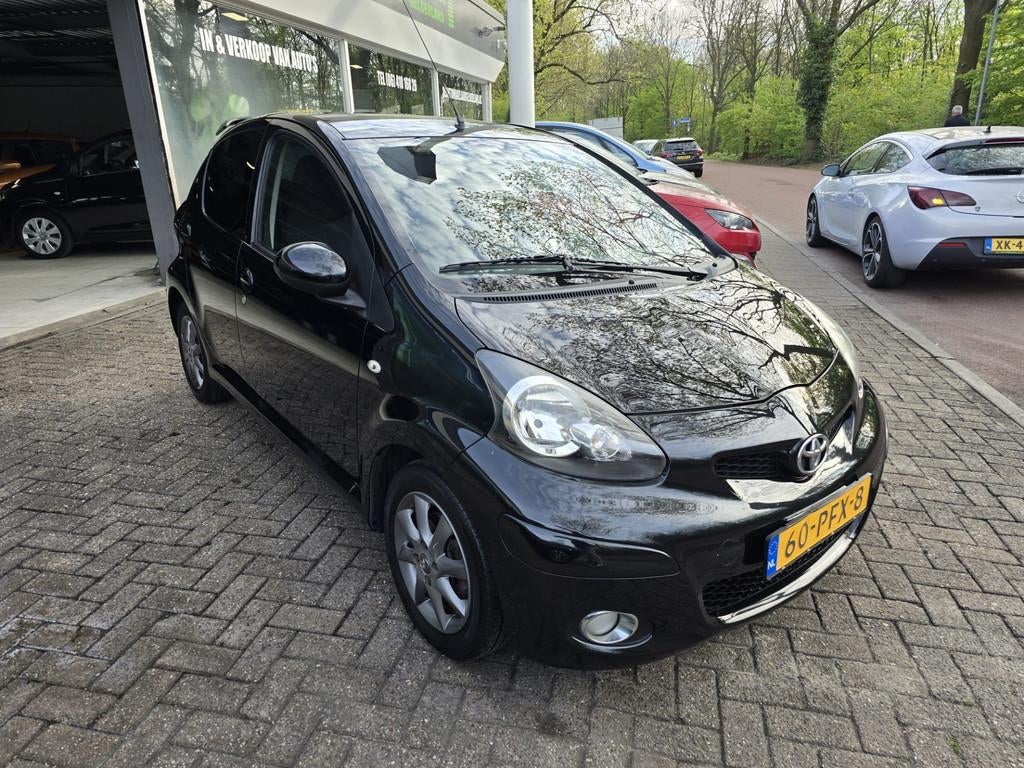 Toyota Aygo 1.0-12V Dynamic Navigator | 2E EIGENAAR | 12MND, Auto's, Toyota, Voorwielaandrijving, Euro 5, Stof, Gebruikt